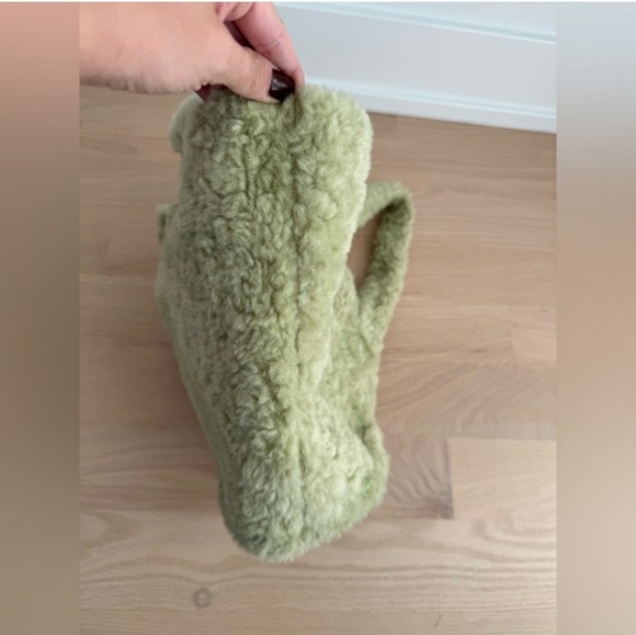 Urban Outfitters Green Fuzzy Tote Bag - Picture 8 of 12